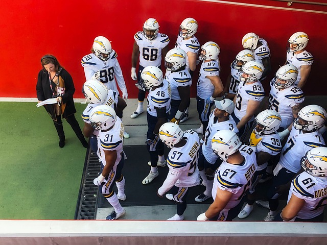 阿斯：拉菲尼亚因为肌肉不适缺战贝蒂斯，他能出战下场欧冠